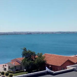 waterfront-luxury-sea-view-apartment.hotels-of-thessaloniki.com/
